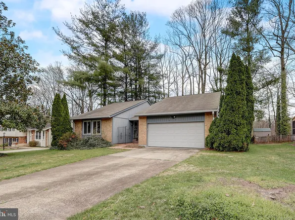 6129 Capella Ave, Burke, VA 22015