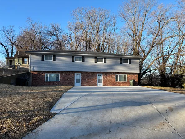 312 S 9th St, Leavenworth, KS 66048
