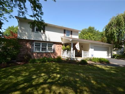 27 Old Barn Cir, Penfield, NY, 14526
