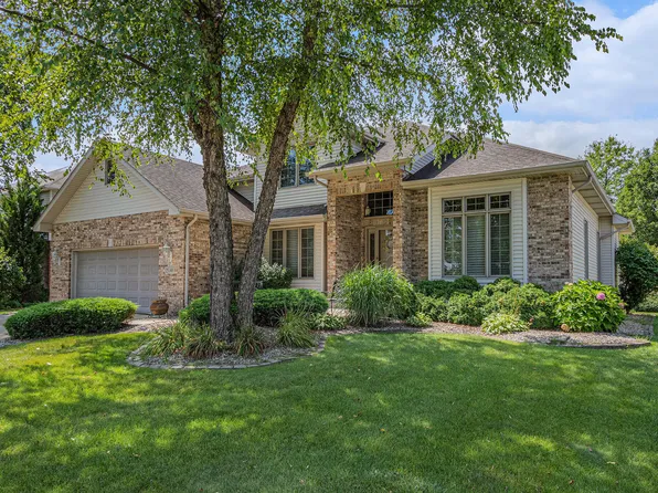 2550 Howard Castle Dr, Dyer, IN 46311