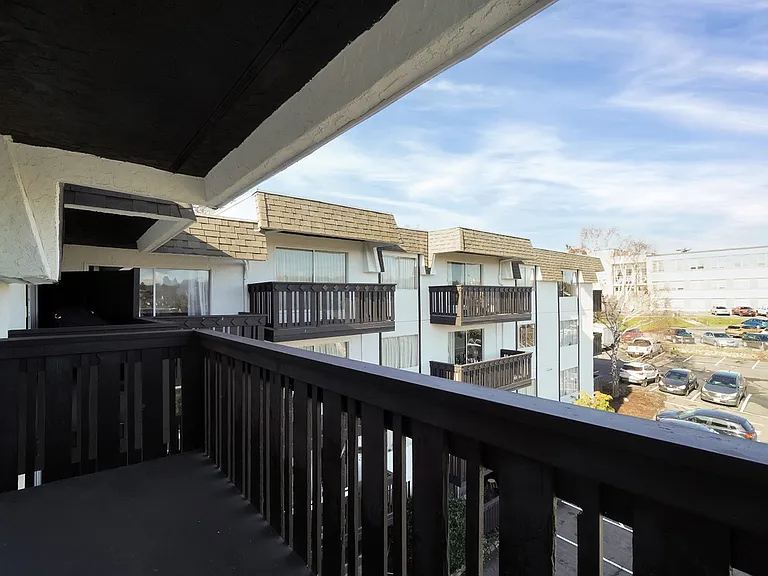 908 Market St — Photo 16