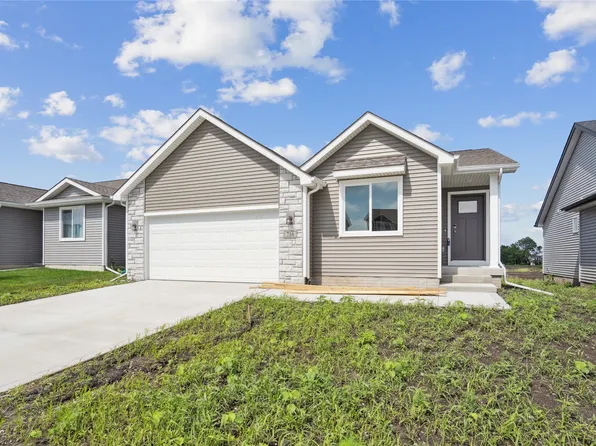 716 NE Meadow Landing Dr, Ankeny, IA 50021