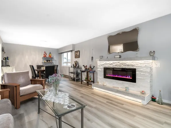 32040 Peardonville Rd #203, Abbotsford, BC V2T 6N8