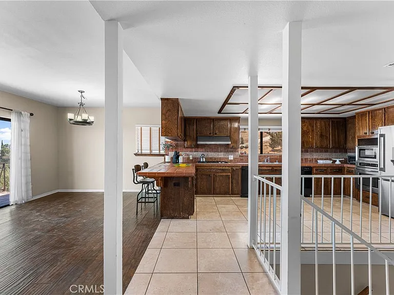 1055 Lakeview Dr — Photo 20