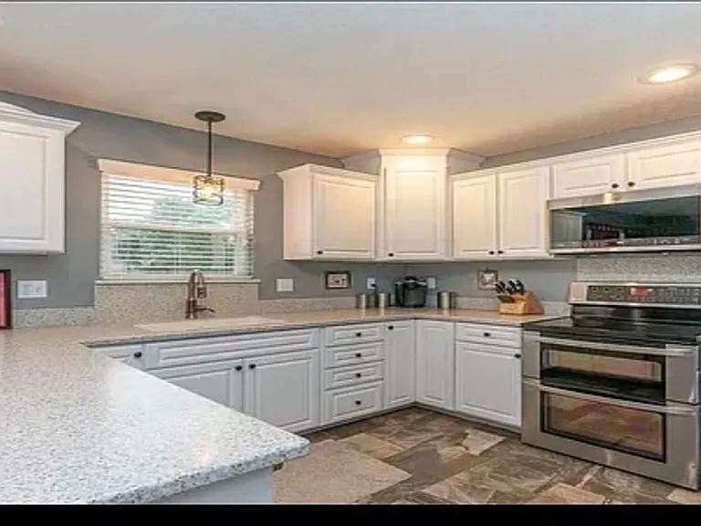 23 Jefferson Ct — Photo 2
