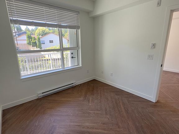 4th image of 3229 Saint Johns St #401
