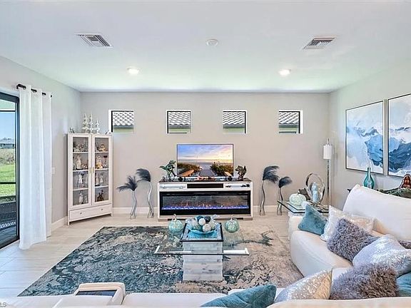 2nd image of 19600 Utopia Ln