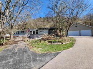 16984 Bailey Rd, Boscobel, WI 53805