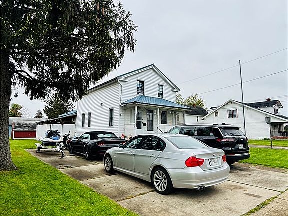 4th image of 105 Sisson St