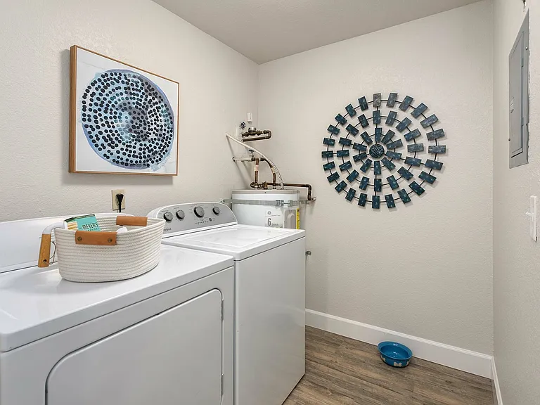 Alaire Apartment Homes — Photo 17