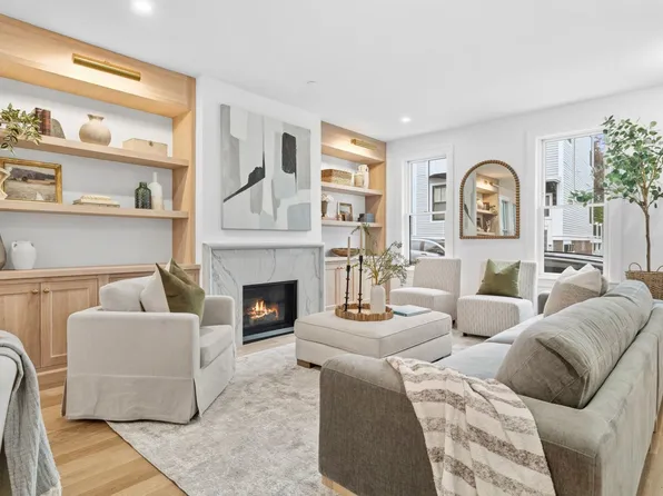 14 Prospect St, Charlestown, MA 02129