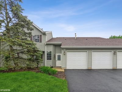 557 E Shag Bark Ln APT D, Streamwood, IL, 60107