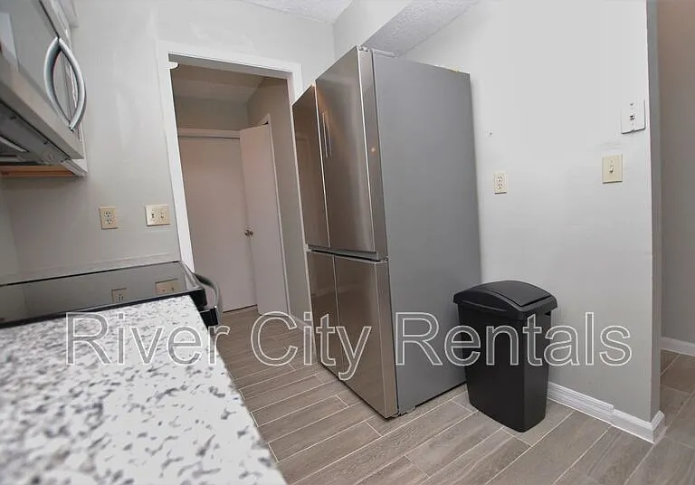 5021 Fulham Rd S — Photo 7