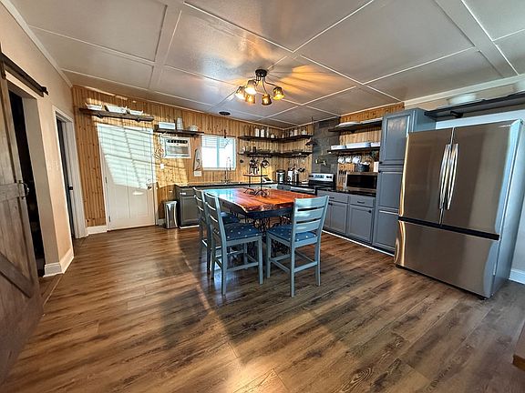 4th image of 1350 Cedar Cove Rd