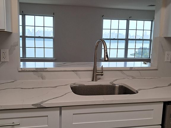 4th image of 62 Bergen Ridge Rd