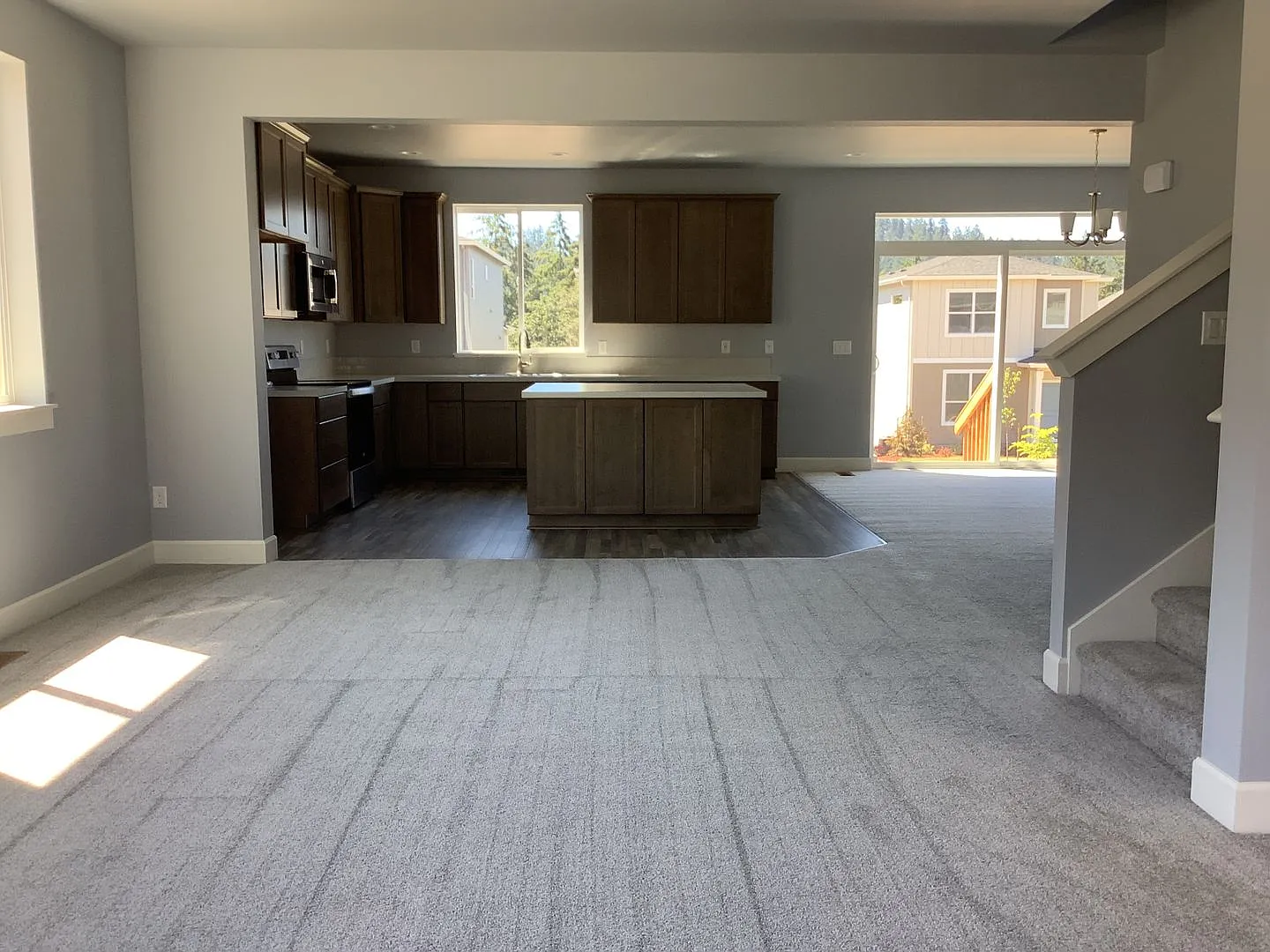 4-bedroom 3-bathroom house on Moon Mountain — Photo 2