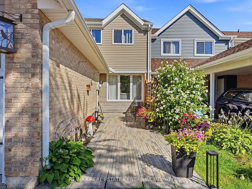 1st image of 37 Rushmore Cres