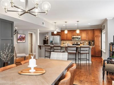 4350 Rockhill Rd #3, Kansas City, MO, 64110