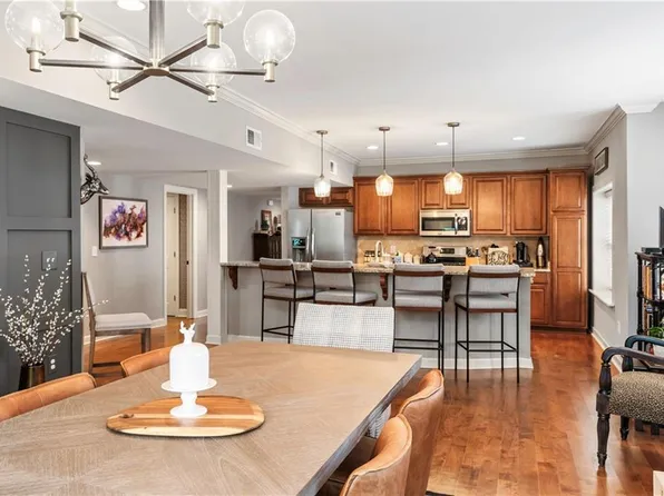 4350 Rockhill Rd #3, Kansas City, MO 64110