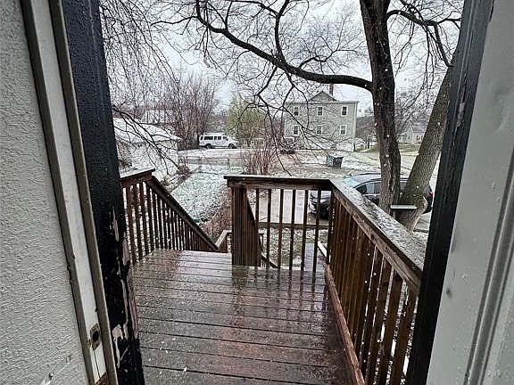 4th image of 2400 SE 8th St