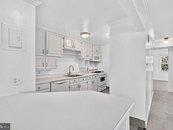 3rd image of 12711 Gordon Blvd APT 79
