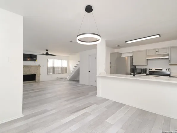 10527 Perrin Beitel Rd APT D208, San Antonio, TX 78217