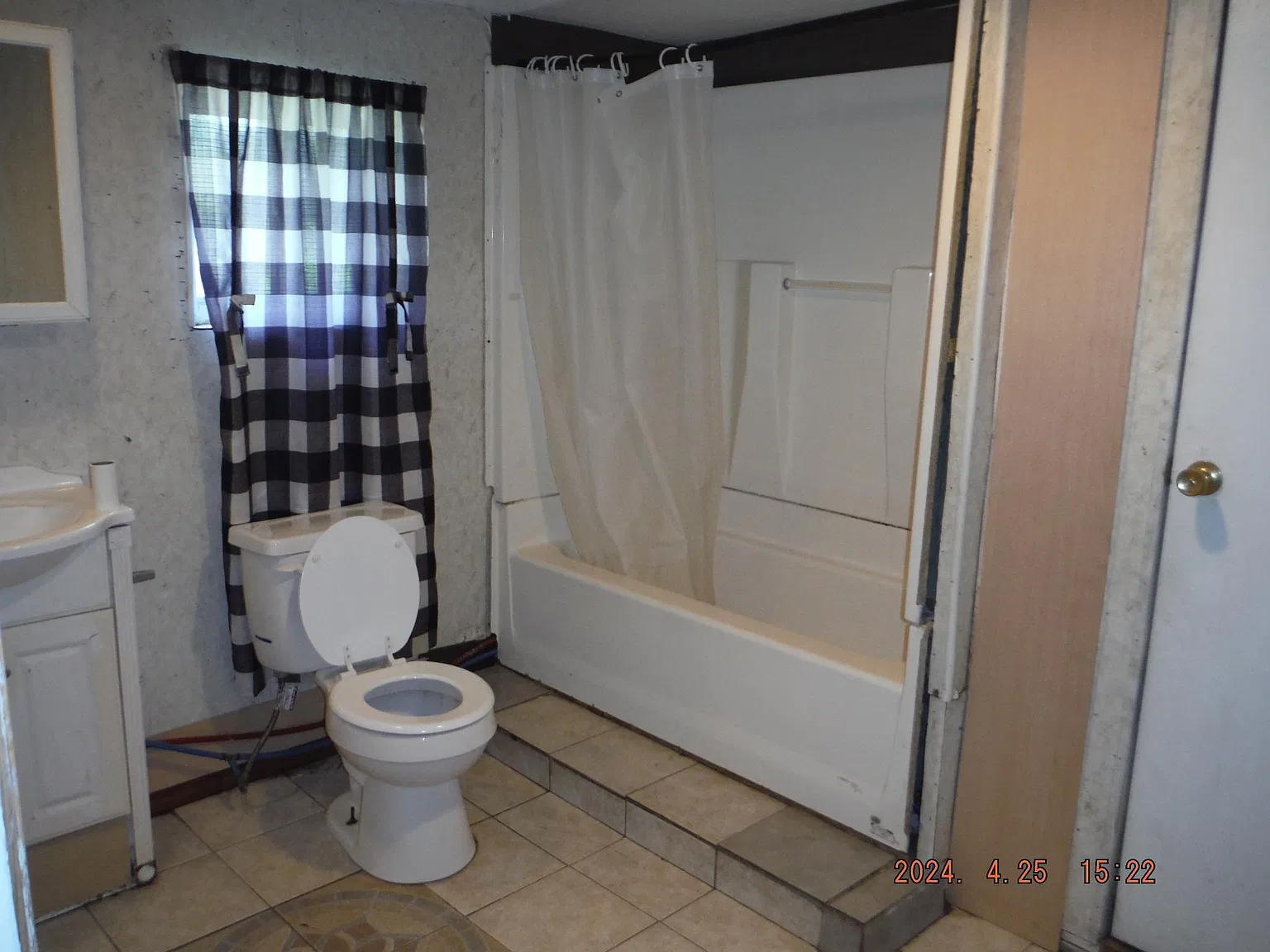 3 bed, 1292 sqft, $950 — Photo 4