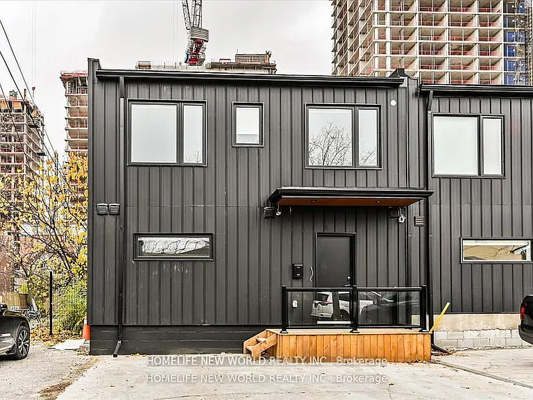 995 Dufferin St #LANEWAY — Photo 26