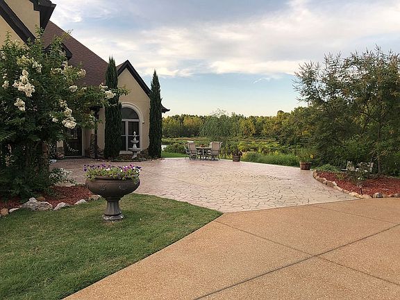 5th image of 1284 Arbor Lake Dr N