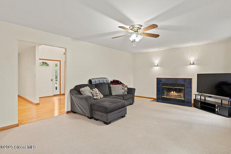 5th image of 44 Muriel Lane