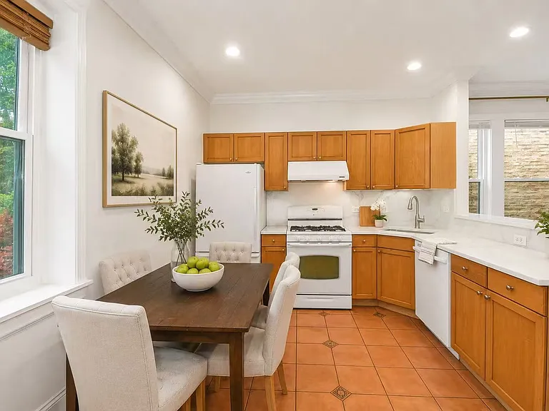 4706 N Maplewood Ave #2 — Photo 6