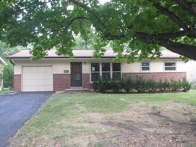 1st image of 627 Lynn Haven Ln
