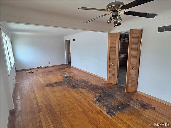 3rd image of 4107 Robert Ave