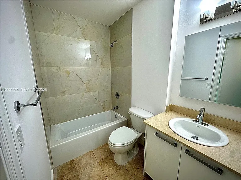 2525 SW 3rd Ave #705 — Photo 11