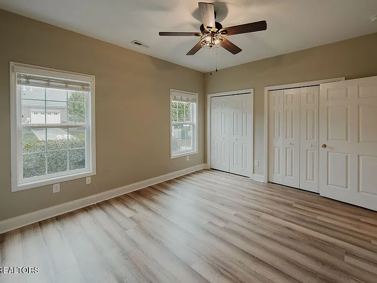 106 Hardinberry St — Photo 3