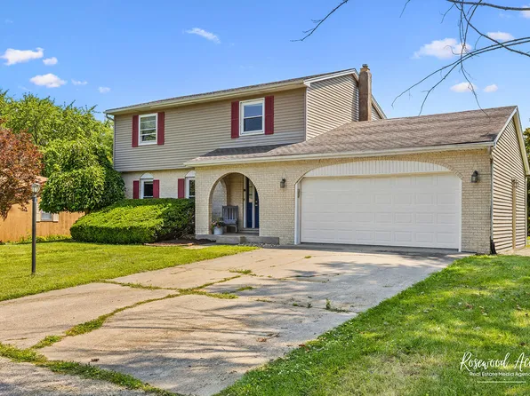 1303 N Tampa Ln, Kankakee, IL 60901