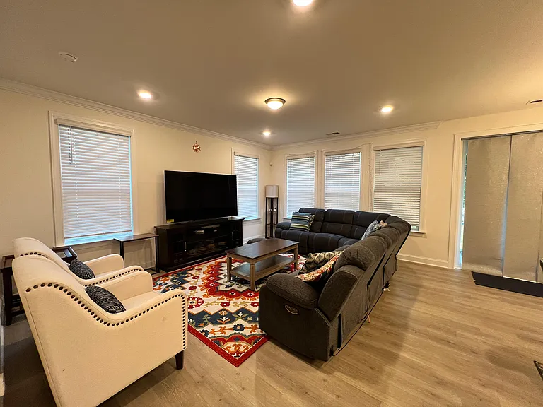 2563 Hutch Ln — Photo 24