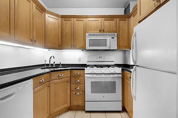 Sold by Martini Real Estate | media 12