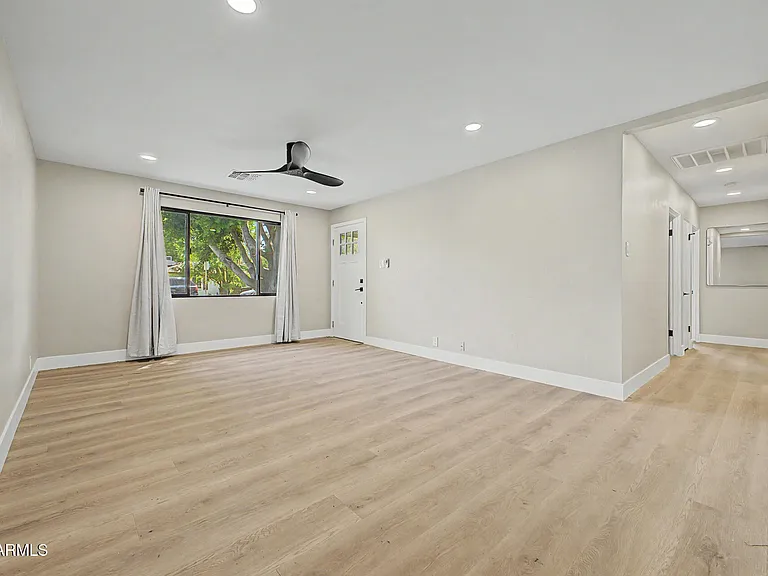 238 W Alice Ave — Photo 8