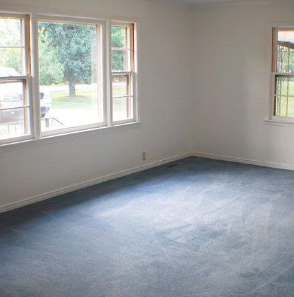 2nd image of 290 Williams Cir