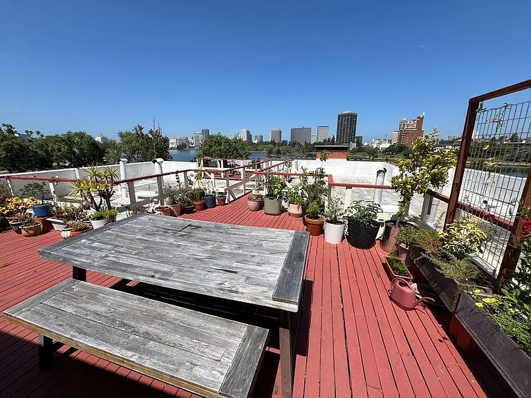 2208 Lakeshore Ave #311 — Photo 26