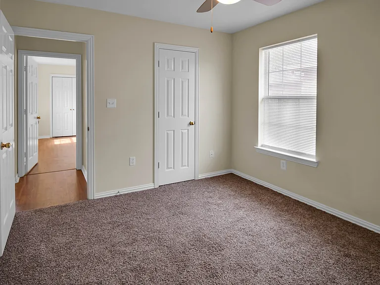 5711 Arlington Park Dr — Photo 10