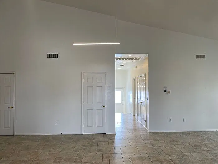 1046 N 4th Ave #2 — Photo 16