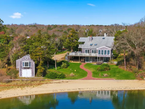 95 Hines Point Rd, Tisbury, MA 02568