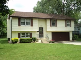 2 E Pepperidge Ct, Decatur, IL 62521