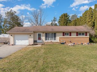 200 Center Dr, Pinconning, MI 48650