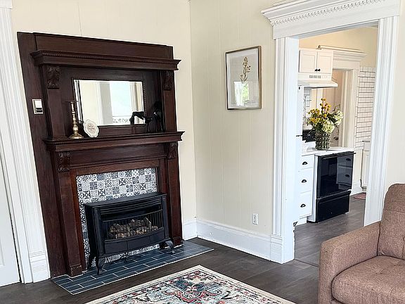 3rd image of 1016 Galena Ave