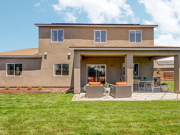 Covered patio to entertain outdoors