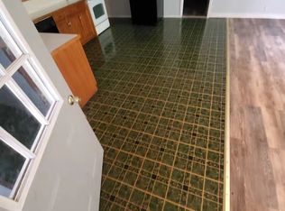 2912 E 15th Rd APT 6, Ottawa, IL 61350