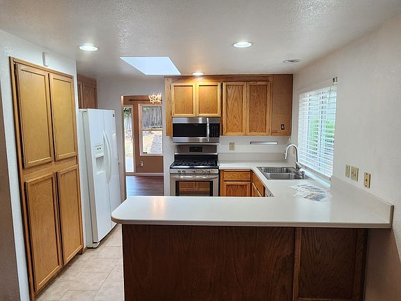 3rd image of 13940 113th Ave NE